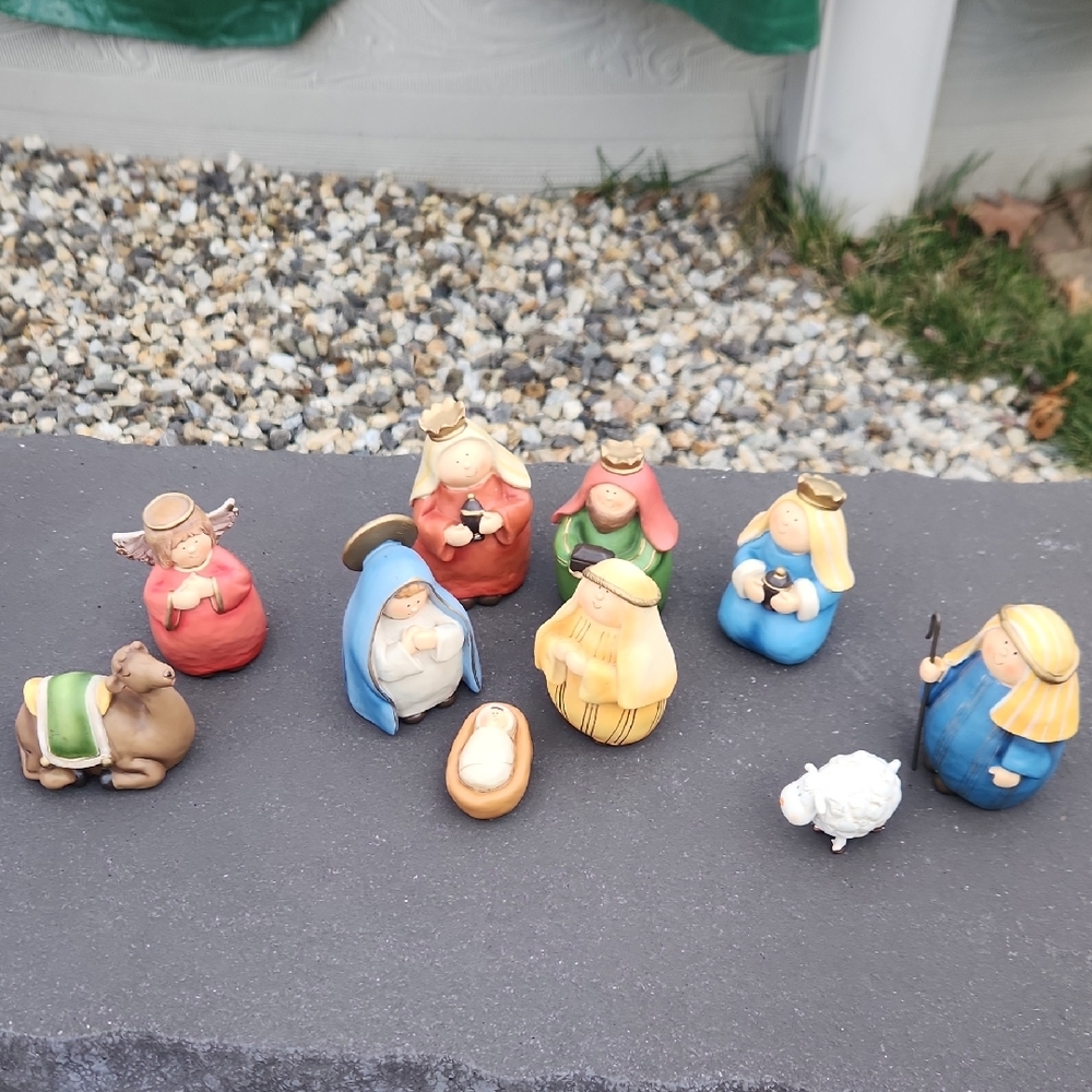 EUC GANZ 10 Pc Nativity Figurine Set w/original Box
